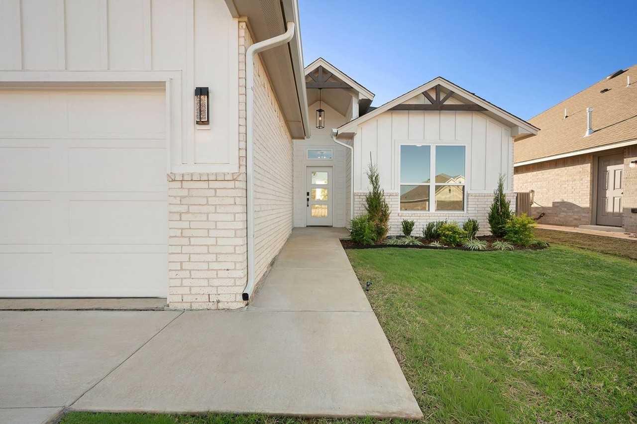 5017 Misty Wood Ln - Photo 5 of 41