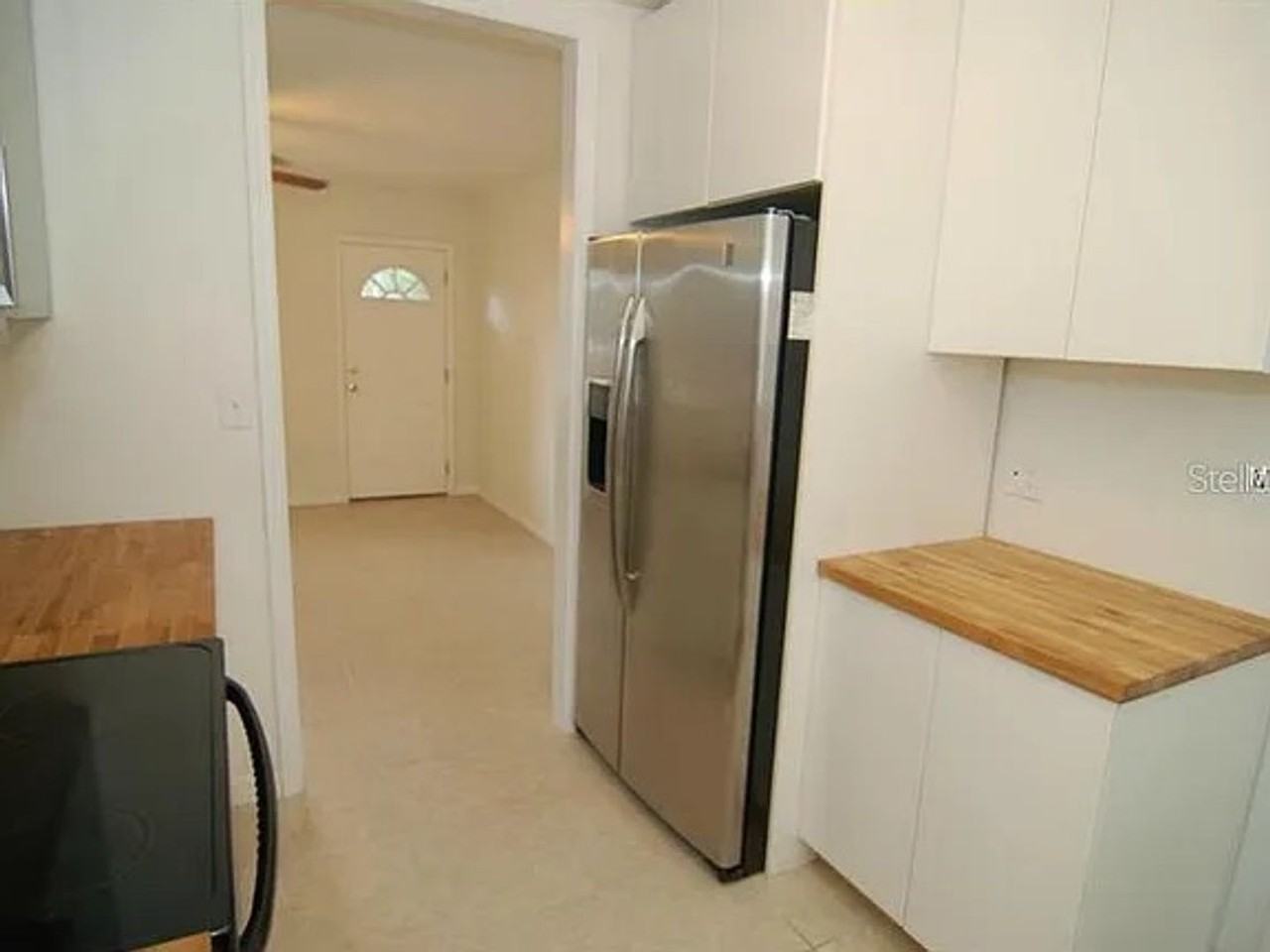 851 Carver St - Photo 3 of 12