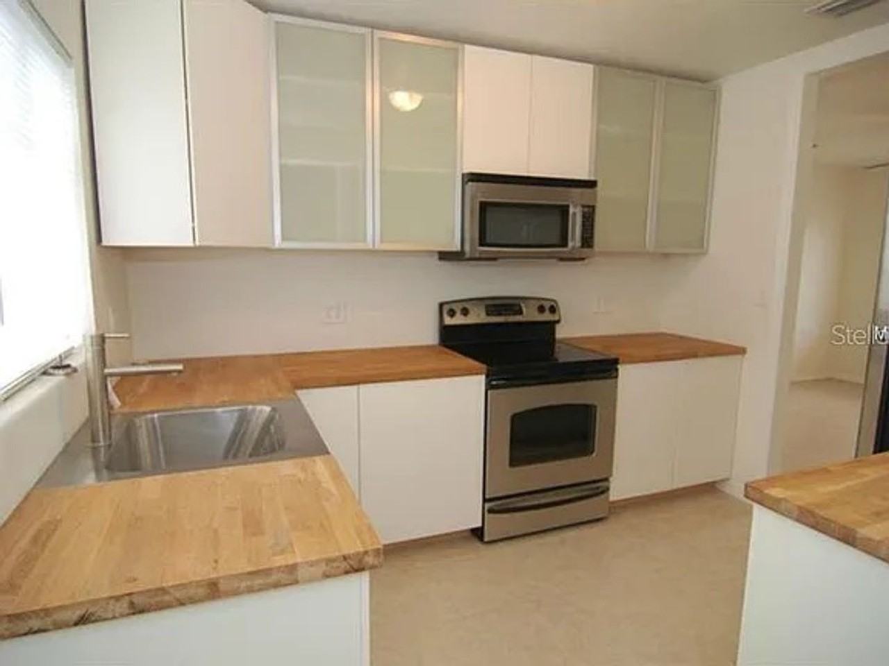 851 Carver St - Photo 4 of 12