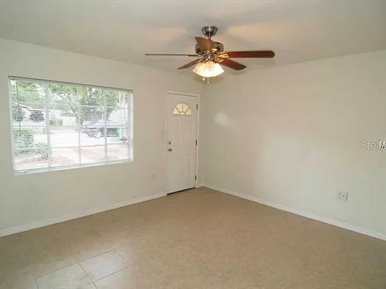 851 Carver St - Photo 5 of 12