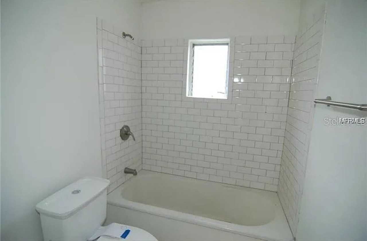 851 Carver St - Photo 7 of 12