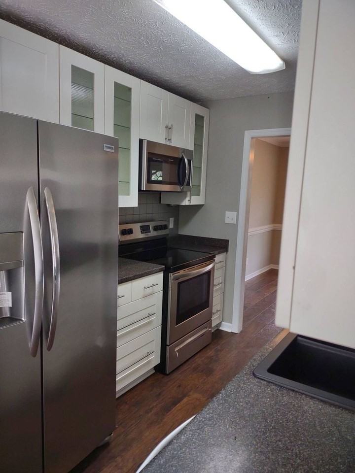 5041 Summer Ridge Rd - Photo 5 of 17