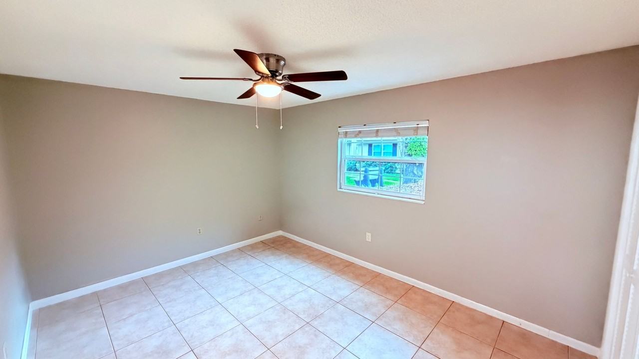 2500 Lee Rd - Photo 3 of 16