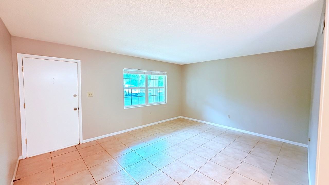 2500 Lee Rd - Photo 3 of 16
