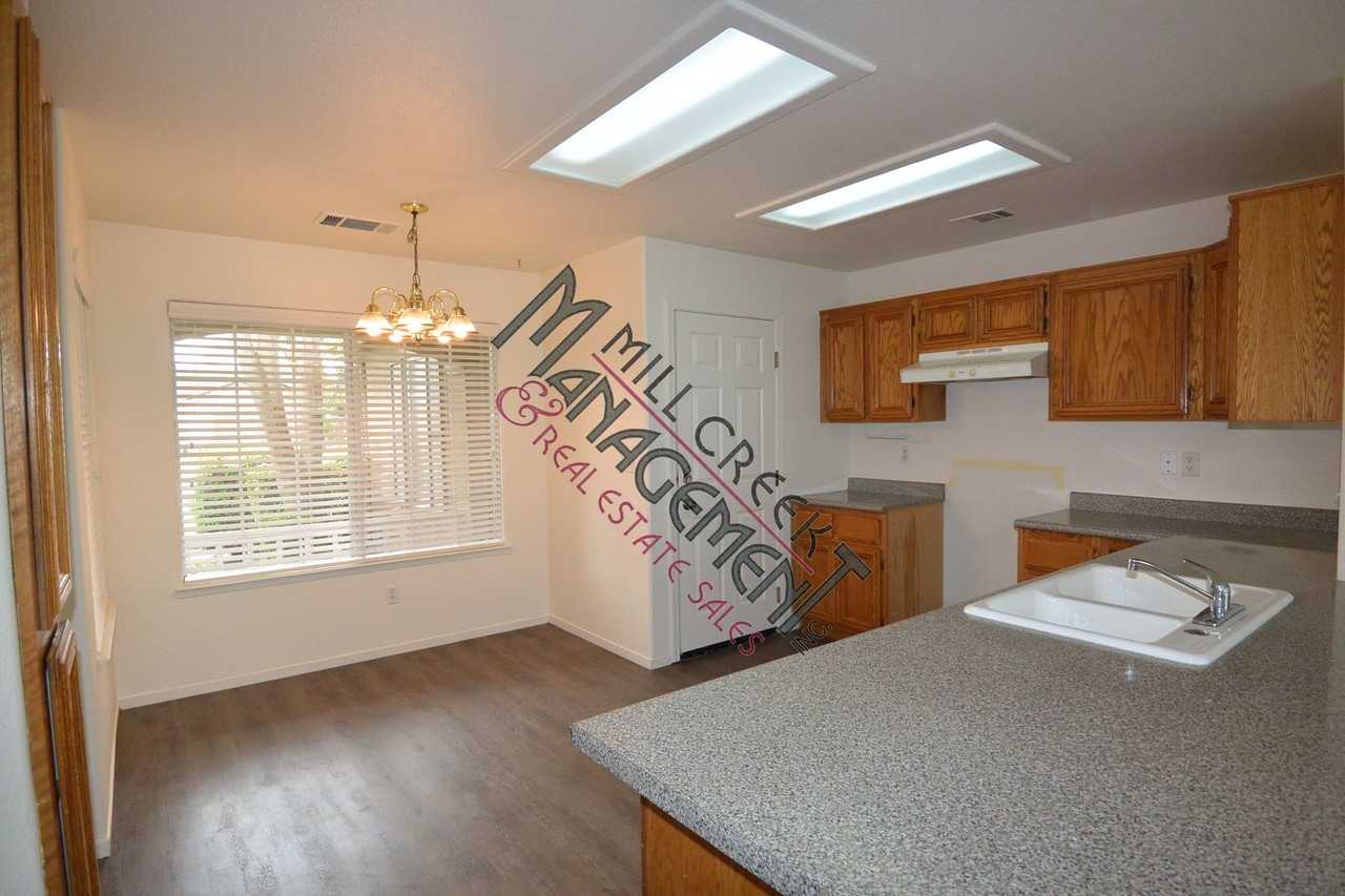 5404 W Dorothea Ave - Photo 4 of 13