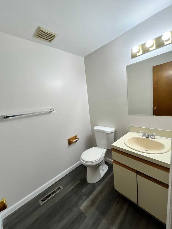 7468 Coachlight Ln - Photo 4 of 20