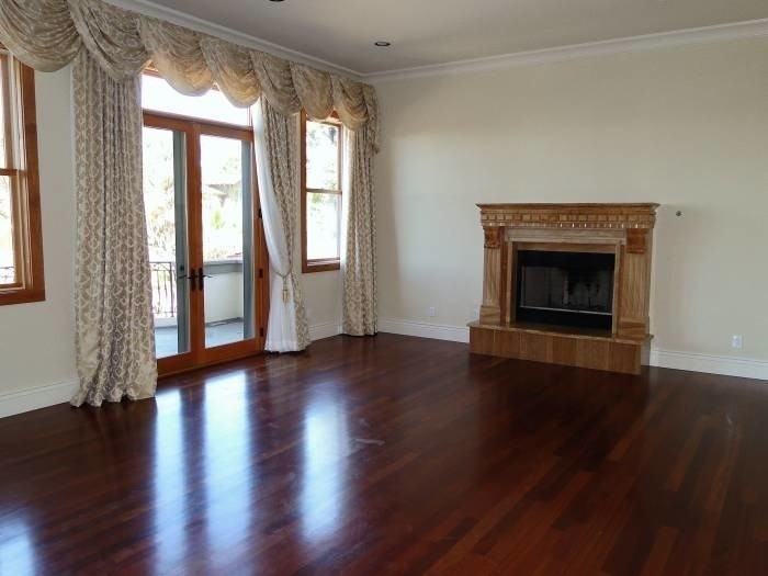 7023 Broadway Ter - Photo 5 of 20