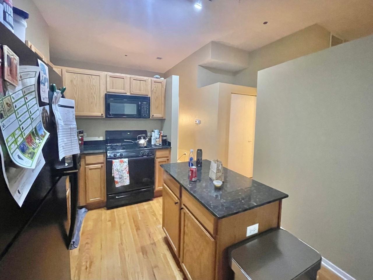 208 W Washington St - Photo 6 of 28