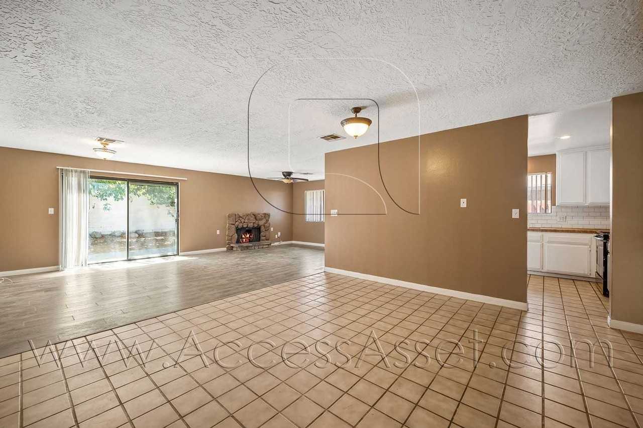 52585 Avenida Velasco - Photo 3 of 27