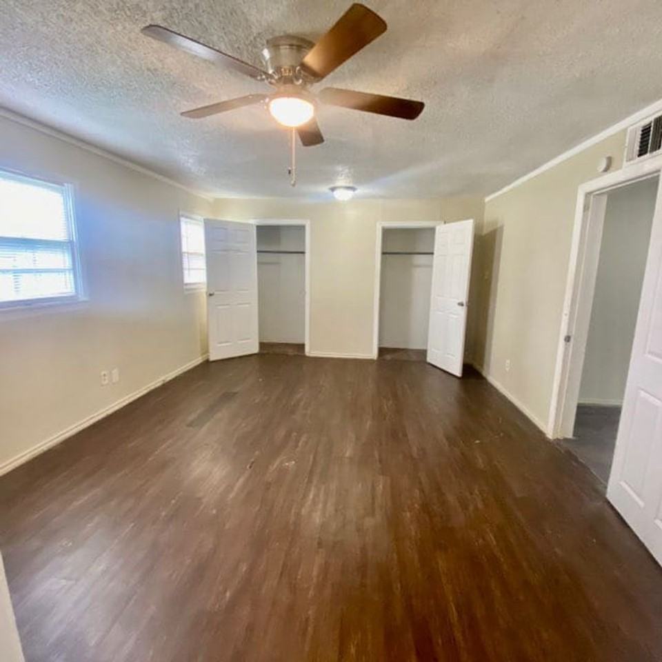 3005 Colgate St - Photo 3 of 11