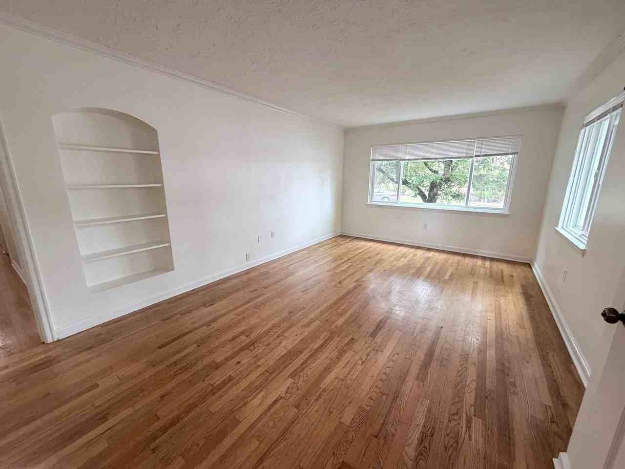2041 Ne Clackamas St - Photo 2 of 11