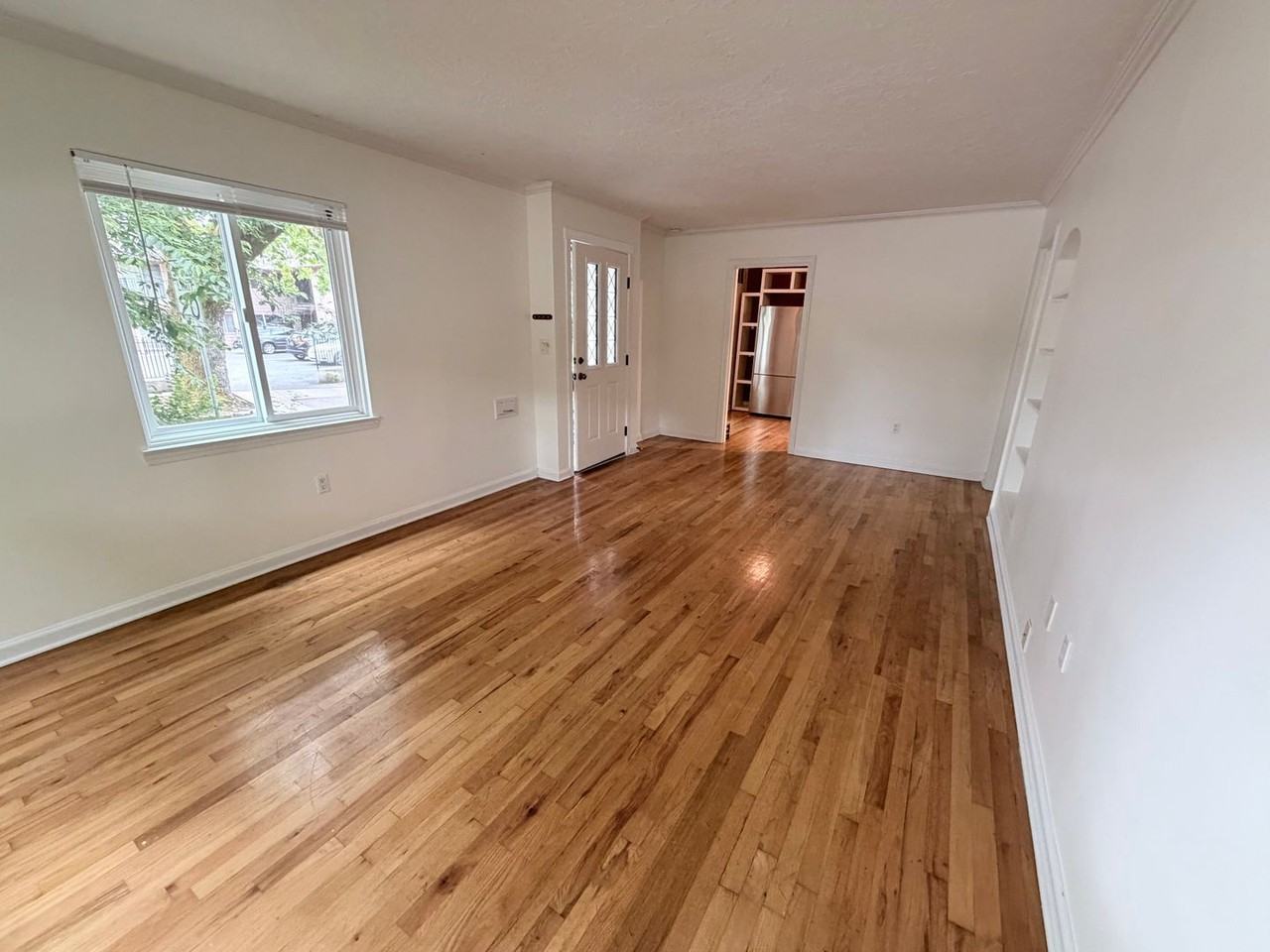 2041 Ne Clackamas St - Photo 3 of 11