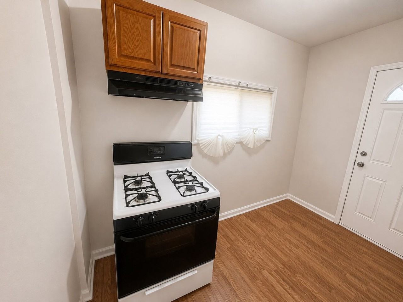 2309 W Firth St - Photo 5 of 14