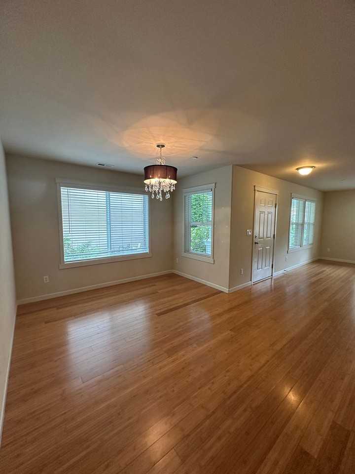 1319 Foreman Rd - Photo 4 of 27
