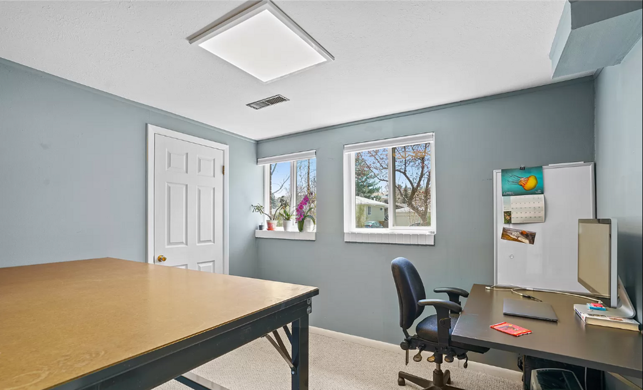 4555 Brookfield Dr - Photo 6 of 27