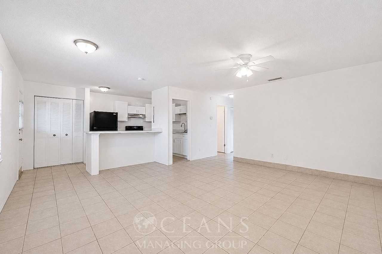 301 Riverview Blvd #2 - Photo 4 of 24