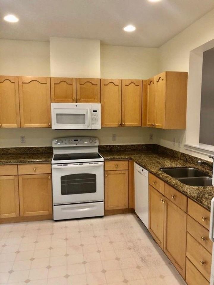 9411 177th Pl Ne - Photo 6 of 11