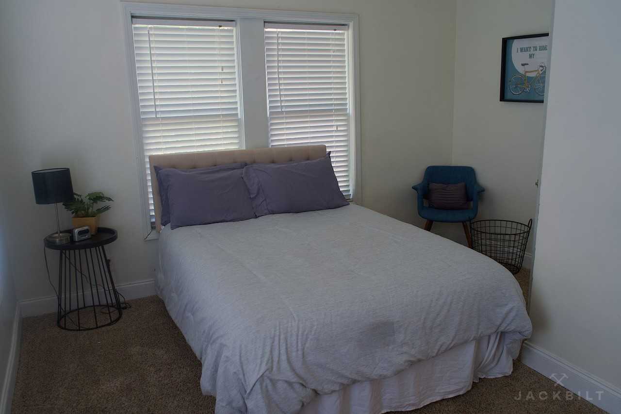 1378 Oak St Sw - Photo 7 of 18