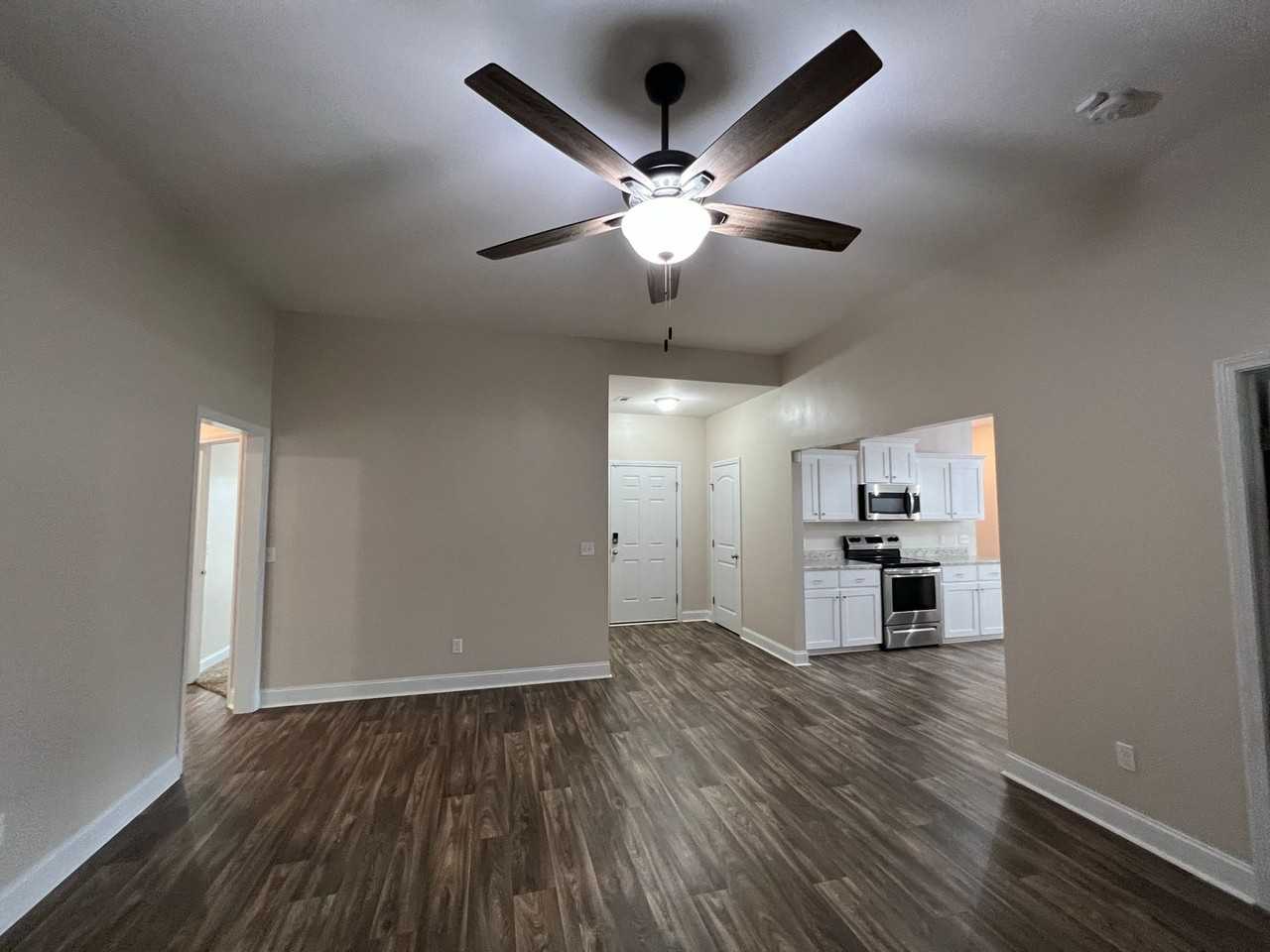 407 Tradewind Trl - Photo 7 of 28