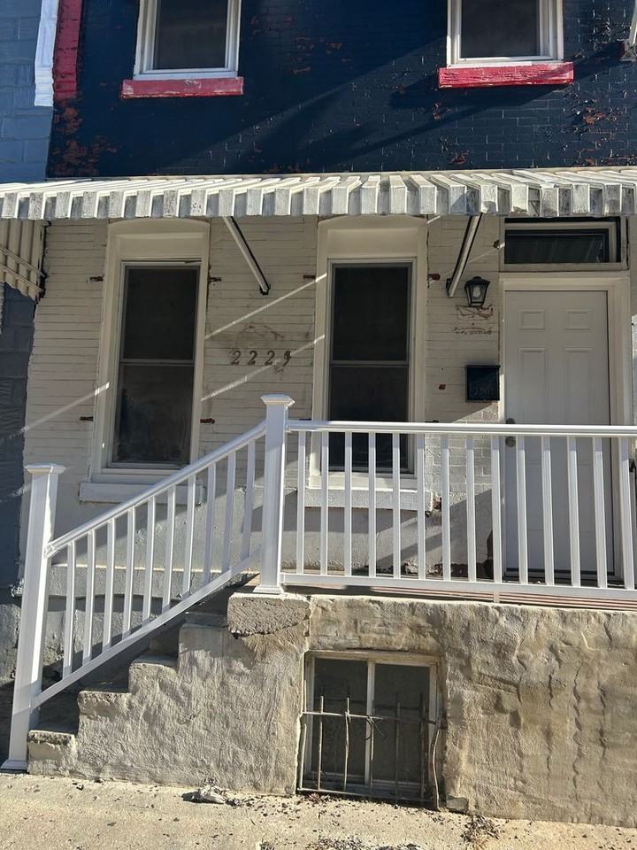 2229 N Cleveland St - Photo 5 of 17
