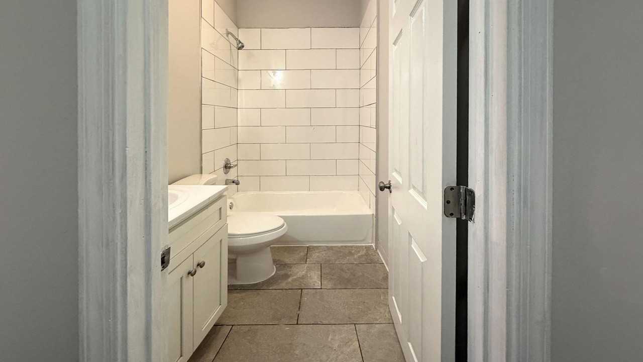 2229 N Cleveland St - Photo 6 of 17
