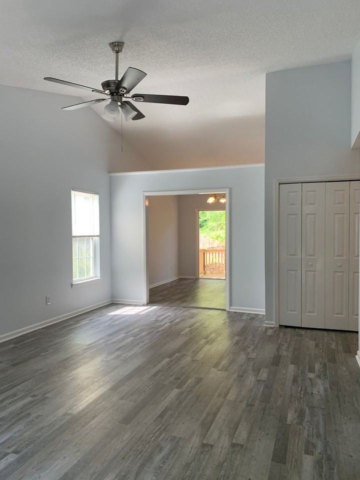 211 Friendly Ln - Photo 4 of 25
