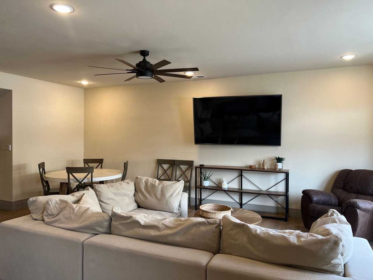 908 S Lincoln Ave #3 - Photo 3 of 17