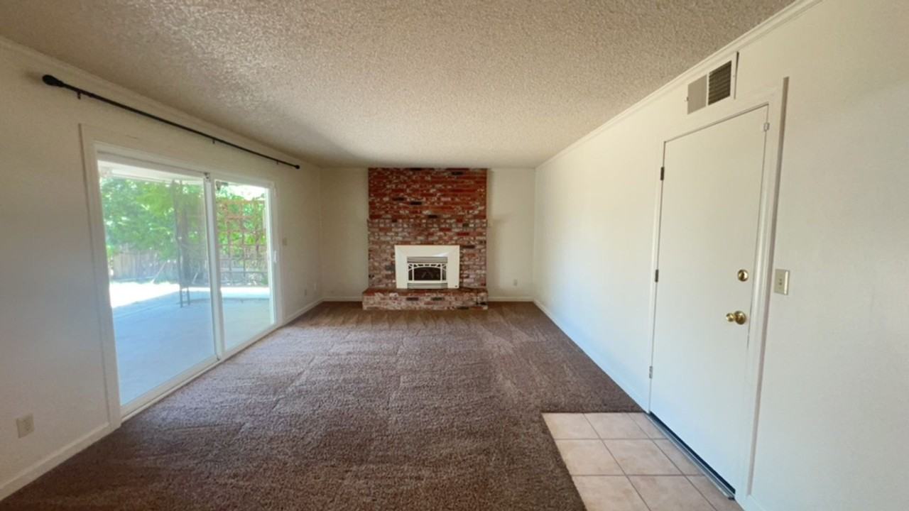 133 Kadota Ave - Photo 4 of 15