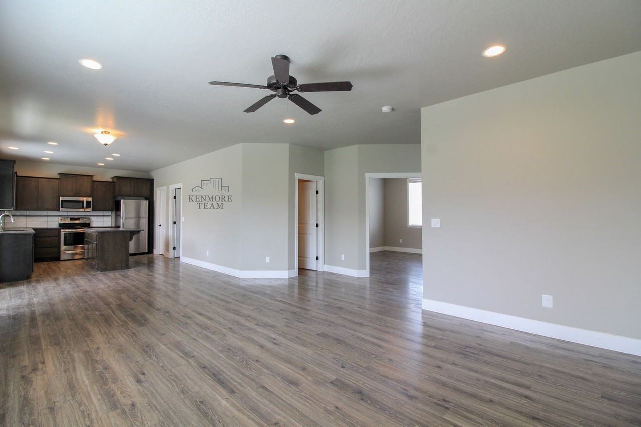 4380 S Anderson Pl - Photo 3 of 12