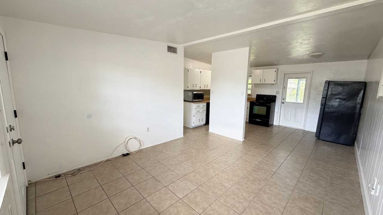 8574 94th Ave - Photo 2 of 26
