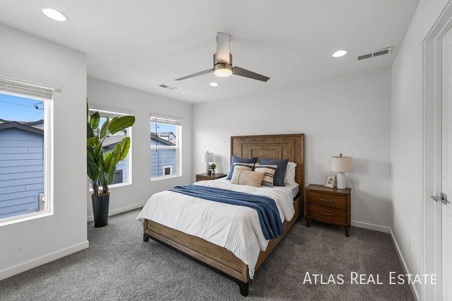 Akron Townhomes - Photo 5 of 50