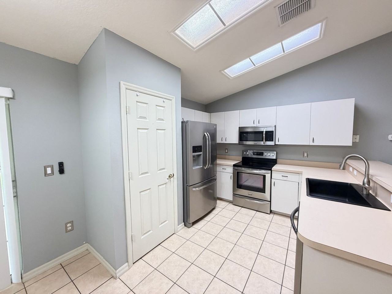 16195 Sw 50th Terrace Rd - Photo 5 of 19