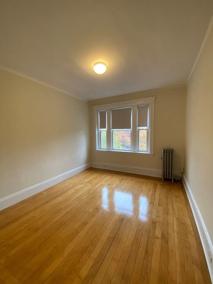 1822 Beacon St - Photo 2 of 6