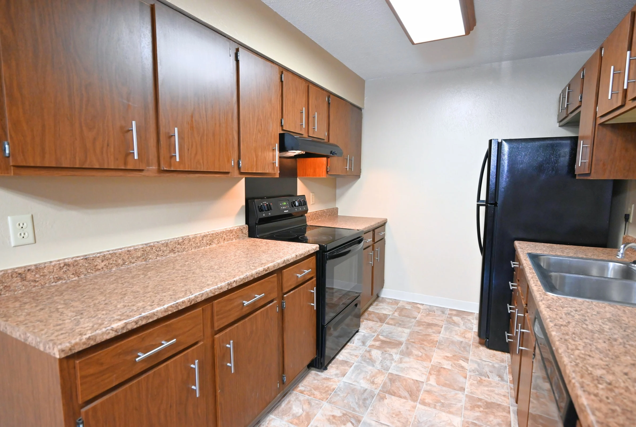 Raven Oaks Apartments - Photo 5 of 22
