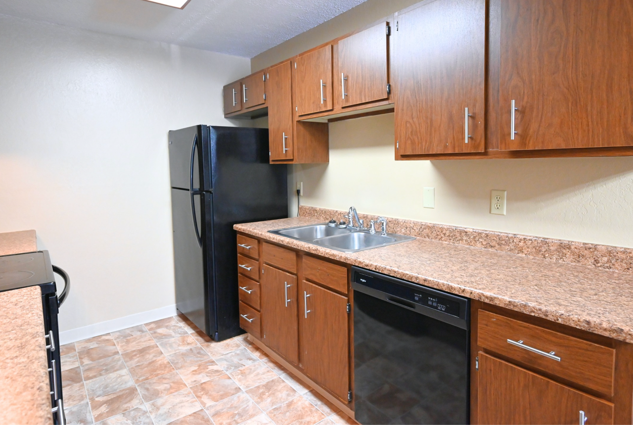 Raven Oaks Apartments - Photo 6 of 22