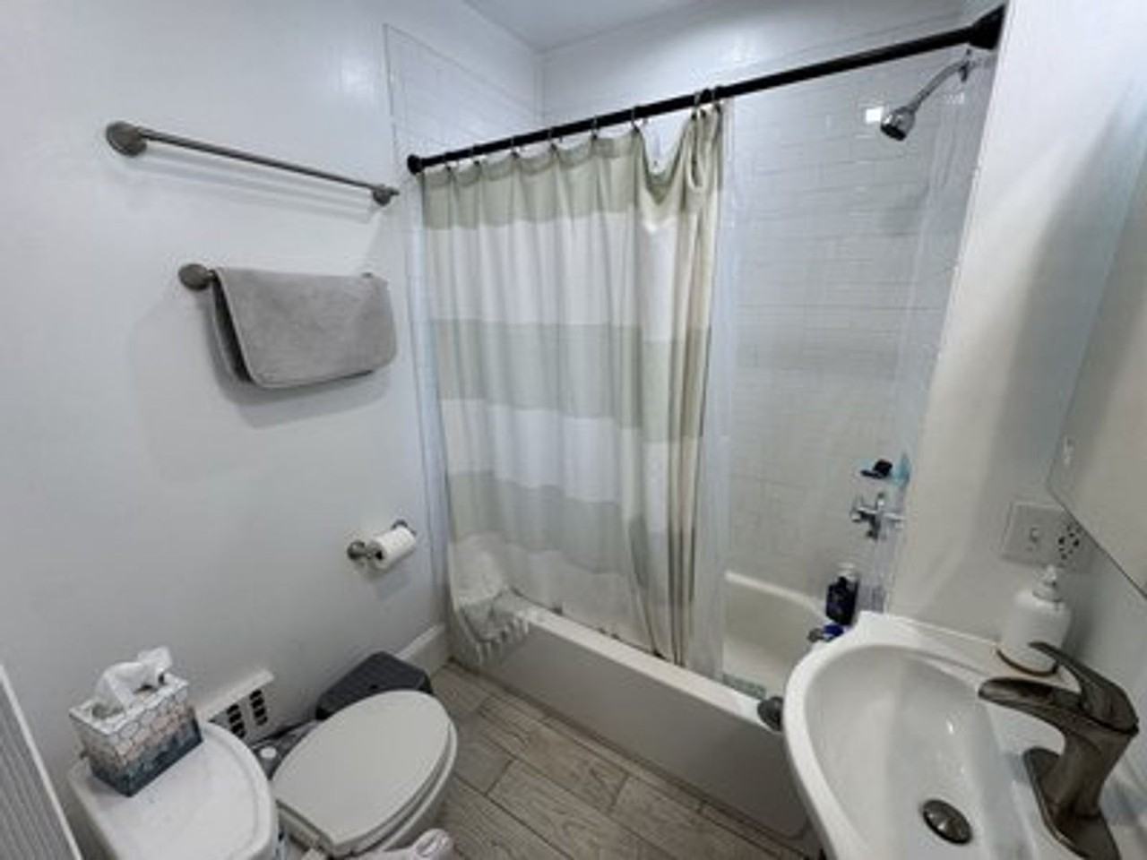 46 Gorham St - Photo 7 of 28