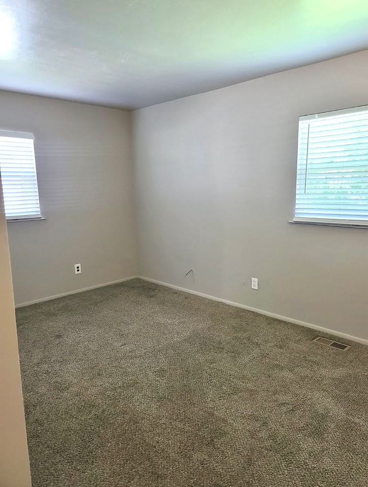 610 Dogwood Dr - Photo 4 of 8