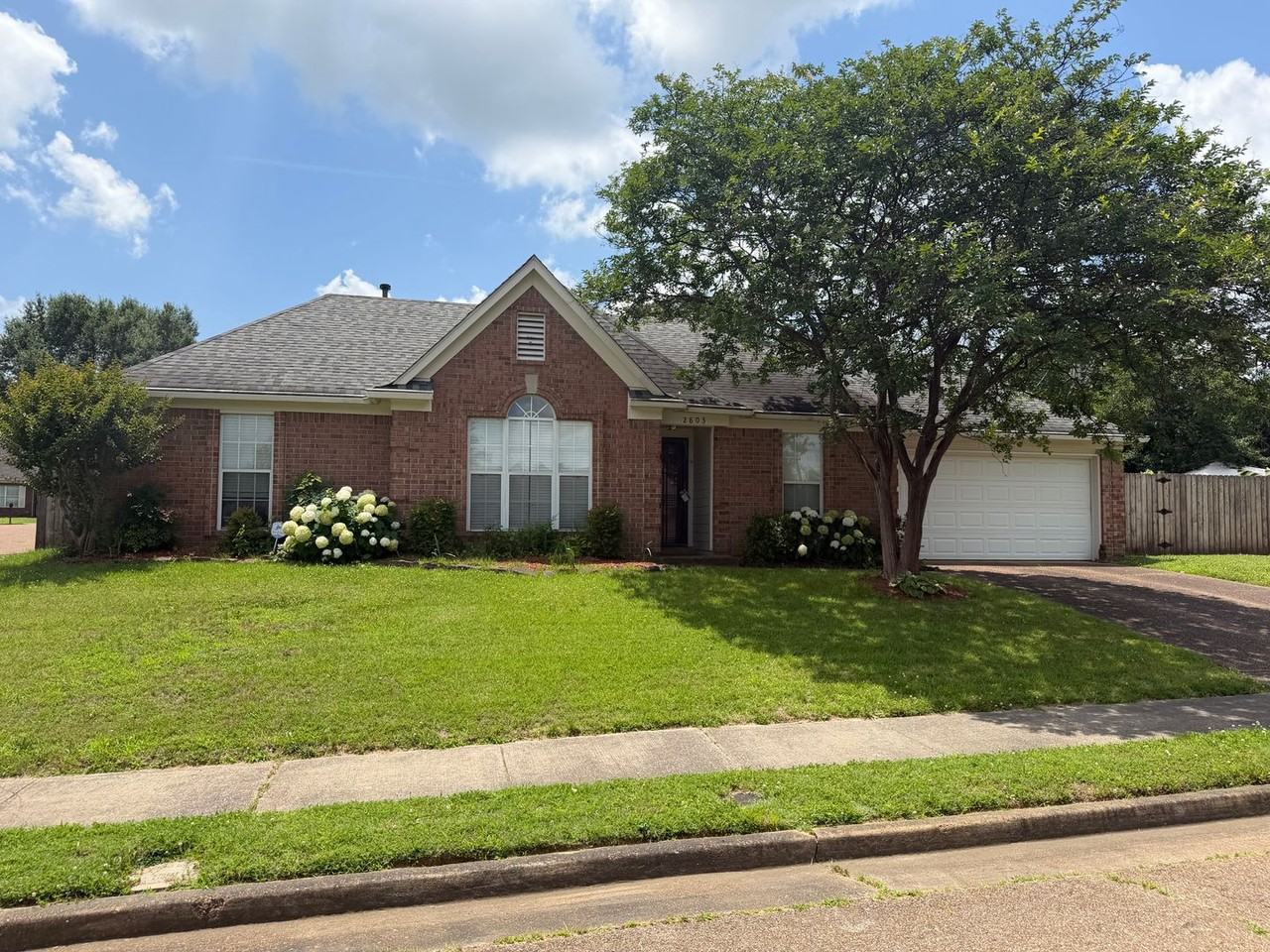 2803 Garden Park Dr