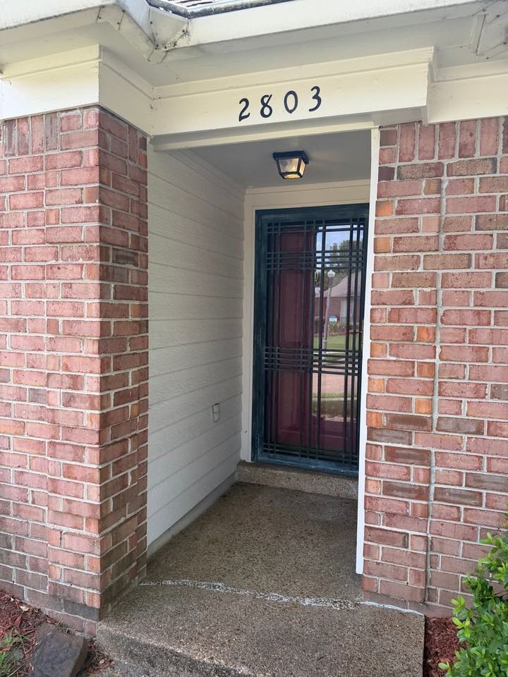 2803 Garden Park Dr - Photo 2 of 21