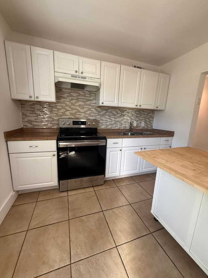 3030 W Napoleon Ave - Photo 3 of 16