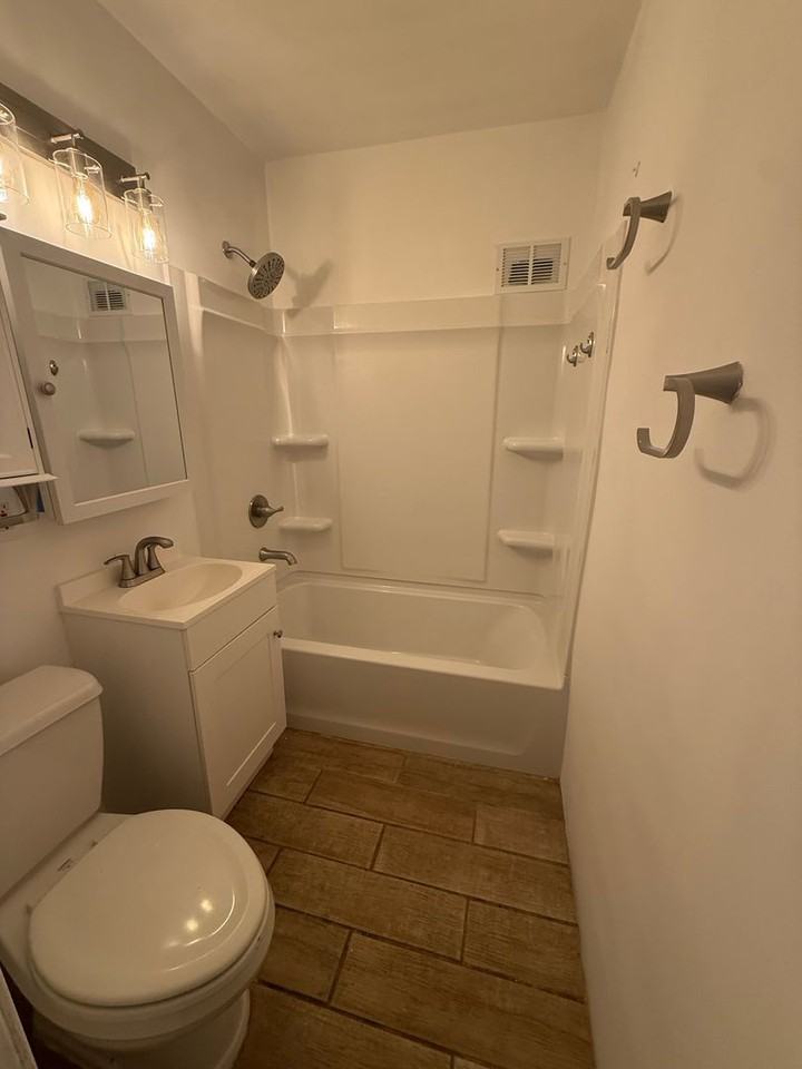 3030 W Napoleon Ave - Photo 5 of 16