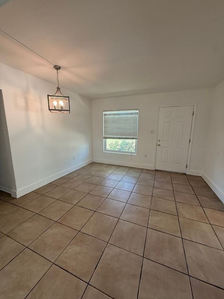 3030 W Napoleon Ave - Photo 6 of 16