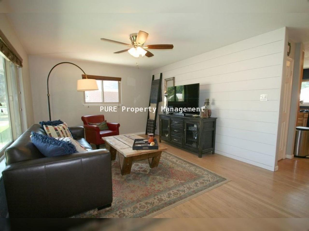 2255 S Clermont St - Photo 3 of 17