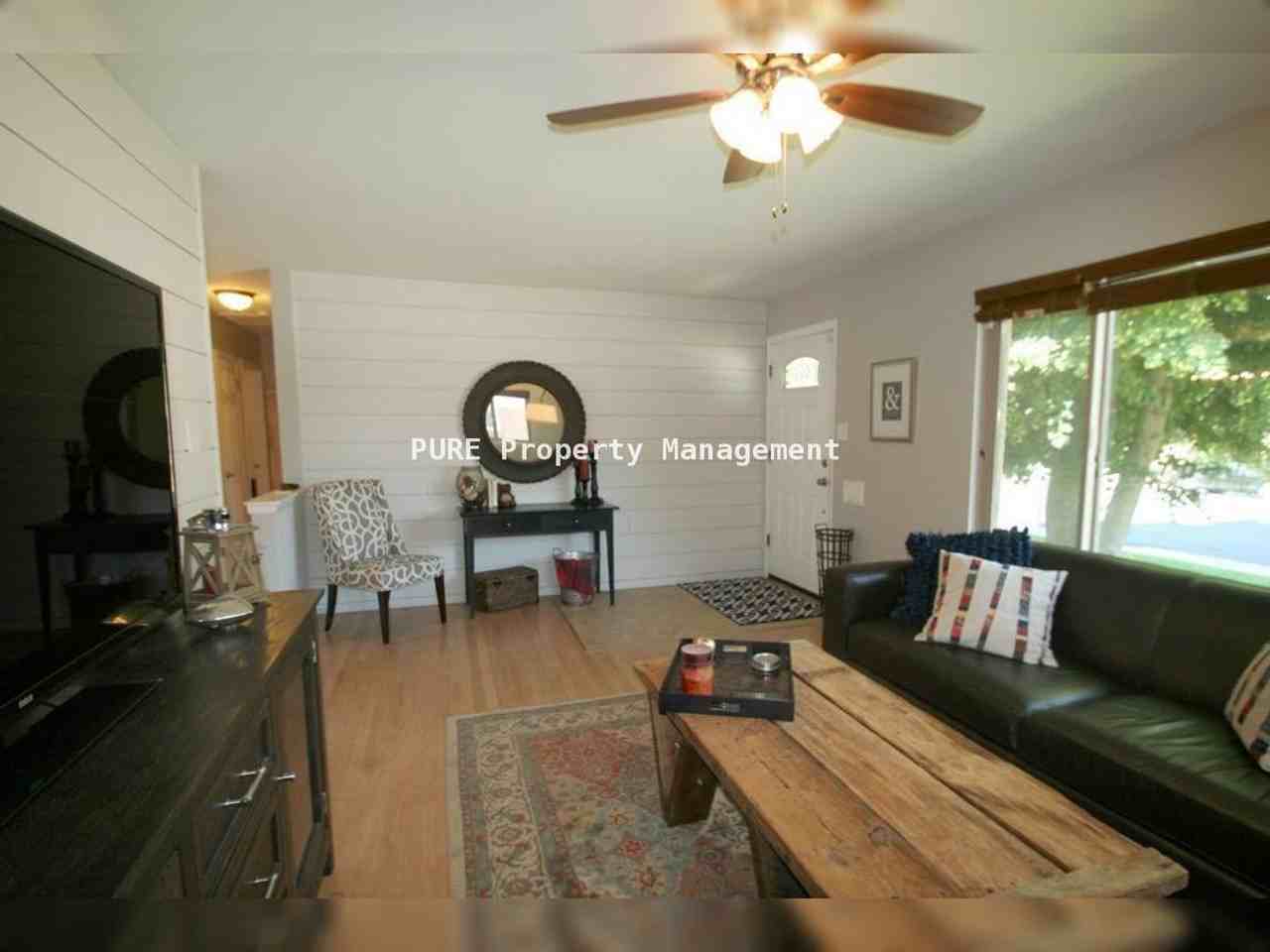 2255 S Clermont St - Photo 4 of 17