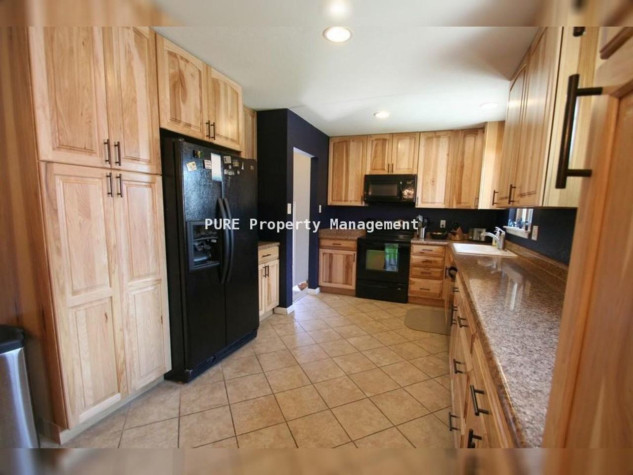 2255 S Clermont St - Photo 6 of 17