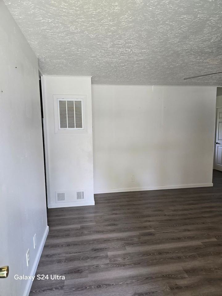 1143 Saint Rose Ln - Photo 2 of 18