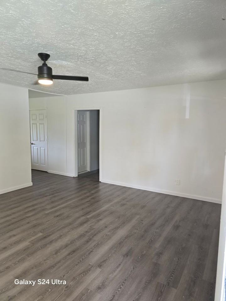1143 Saint Rose Ln - Photo 3 of 18