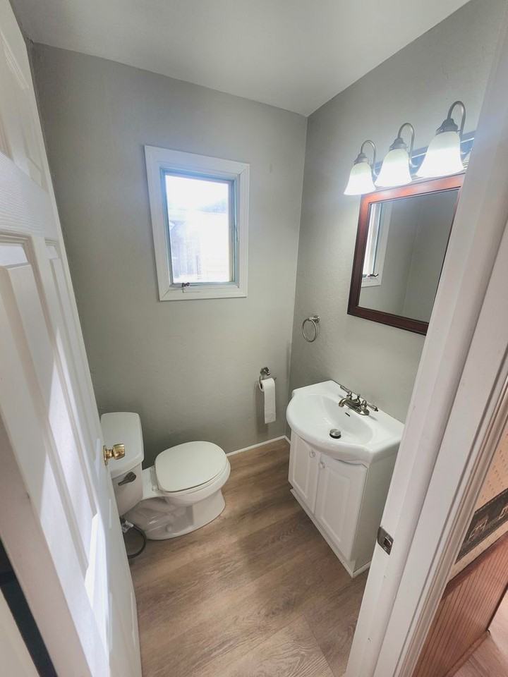 21 Glenmont Dr - Photo 4 of 30