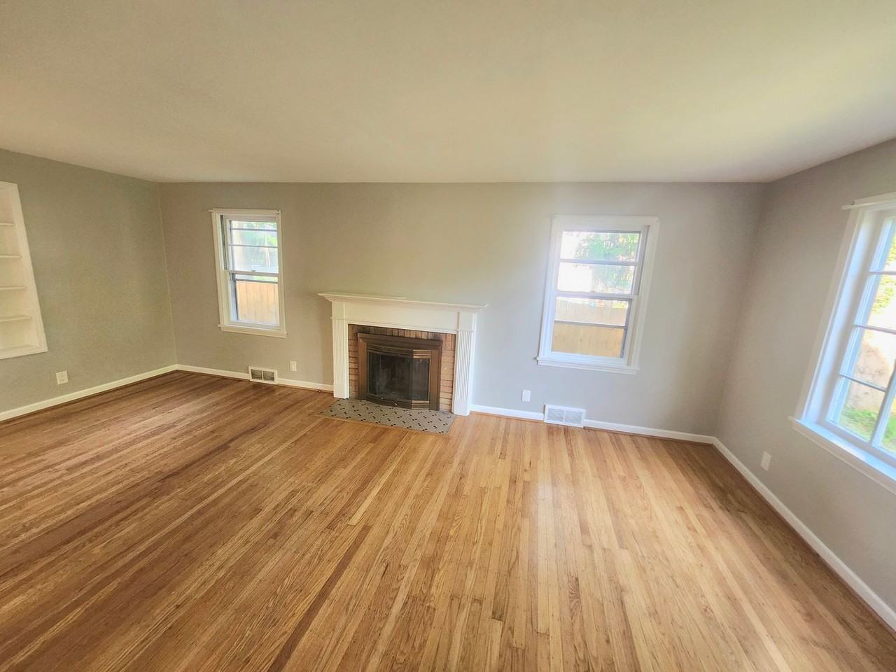 21 Glenmont Dr - Photo 6 of 30