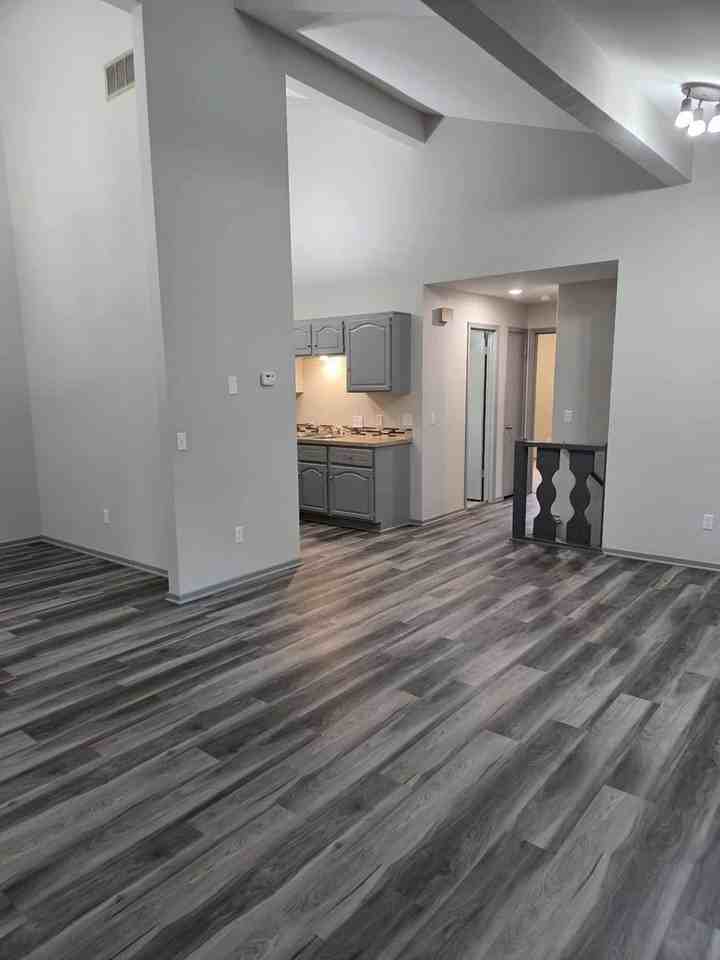 741 741 - 743 S Custer - Photo 4 of 18